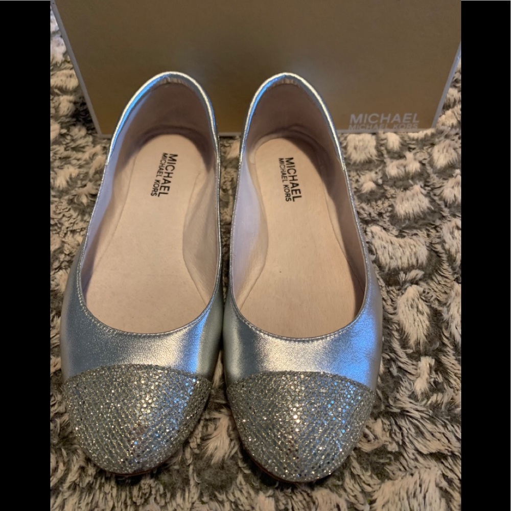 Michael Kors glitter silver ballet flat, size 6